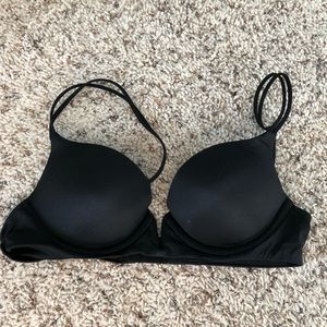 Victoria Secrets very sexy push up bra 32A